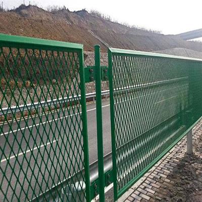 巨浪環(huán)境工程 吉林防眩網技術，守護道路安全的綠色衛(wèi)士
